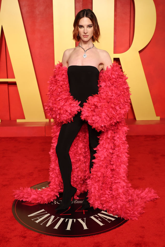 Celebs Wear Dramatic Fashions at the Vanity Fair Oscars Party