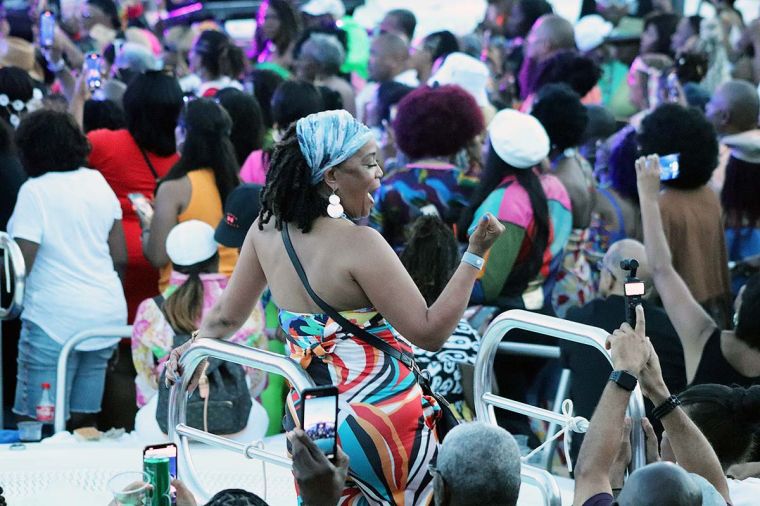 Cruizers Enoying the Show