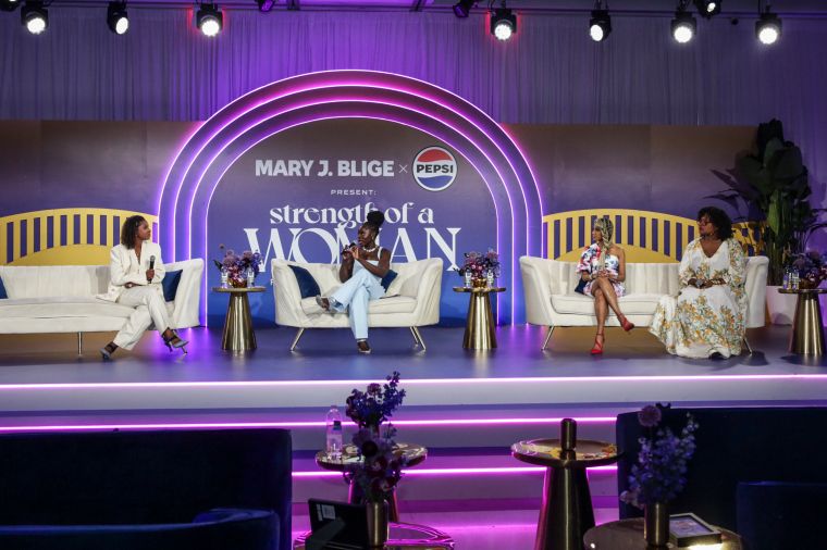 L to R: Dr. Stephanie Thompson, Tunde Oyeneyin, Coach Gessie Thompson and Bea Dixon on the 'Black Women's Health: Everything Your Mother Never Told You' panel