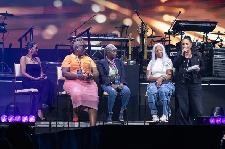 Angie Martinez pays respects to Mama Jones (Jim Jones’ mother), Audrey Jackson (Pop Smoke’s mother), Debbie Phillips (Jadakiss’ mother) and Athena Dubose (A. Boogie’s mother)