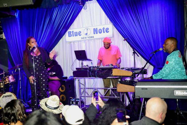 Mary J. Blige performs with the Robert Glasper Experiment