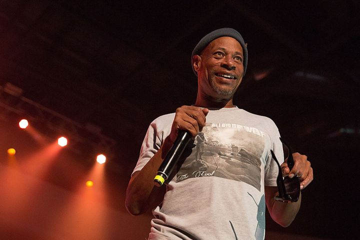 (Baby Got) Back To The 90's Featuring Naughty By Nature, En Vogue, Sir Mix-A-Lot, Color Me Badd, Tone Loc, Sisqo And 2 Live Crew