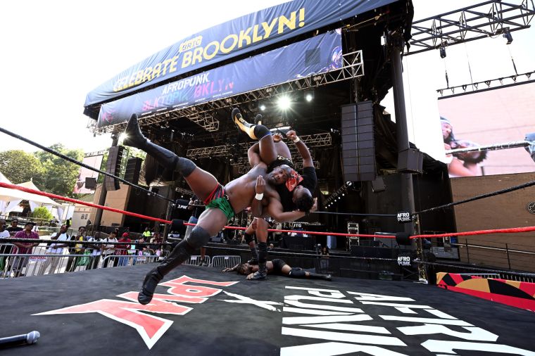 Oni King and Michael Fain of Legacy Pro Wrestling put on a show!