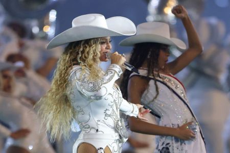 BLUE IVY PERFORMS DURING THE HALFTIME SHOW FOR THE BALTIMORE RAVES V HOUSTON TEXANS CHRISTMAS DAY GAME, 2025