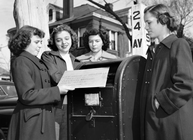 Young Ladies Mail Letter In Nashville