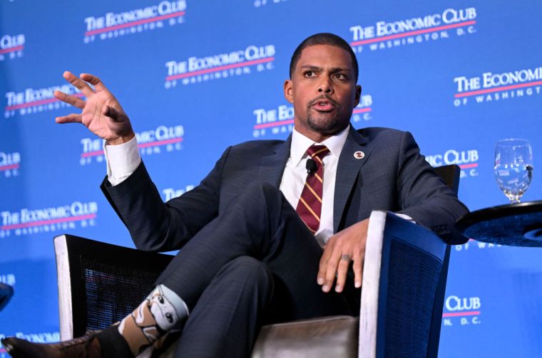 Jason Wright (2020): First Black NFL team president.