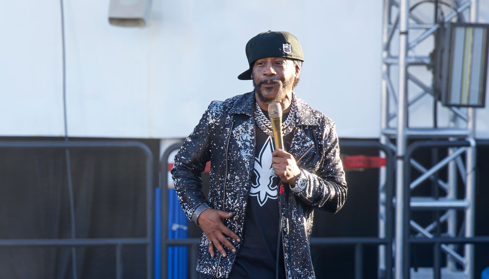 Katt Williams Roasts Trump Aboard The Fantastic Voyage “You Sir Are The President of Puerto Rico”