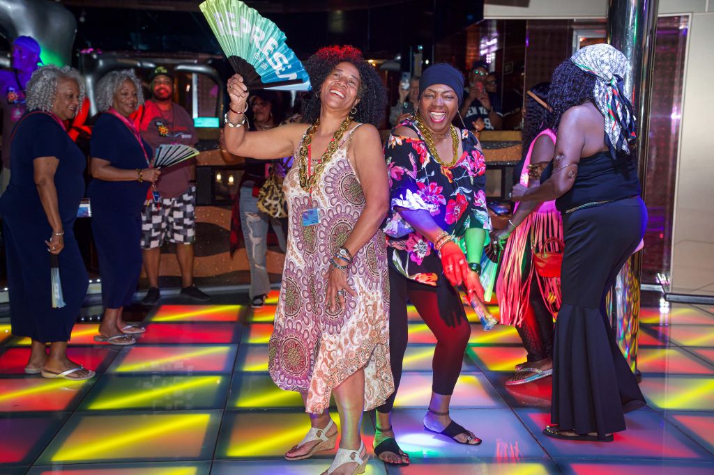 Fantastic Voyage 2025 70s vs 90 night theme night